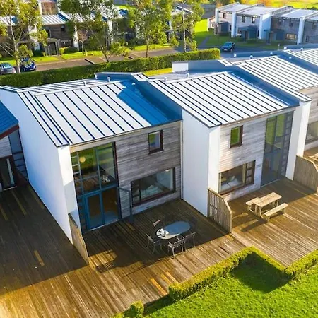 Luxury 2 Bed Beside 度假居 卡斯尔马特