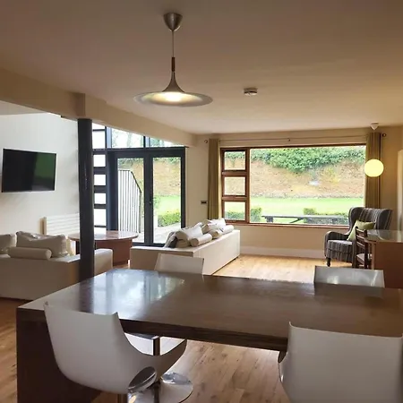 度假居 Luxury 2 Bed Beside 卡斯尔马特